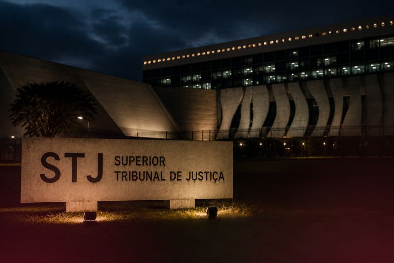 Tema 1033 do STJ e prescrição em ação coletiva